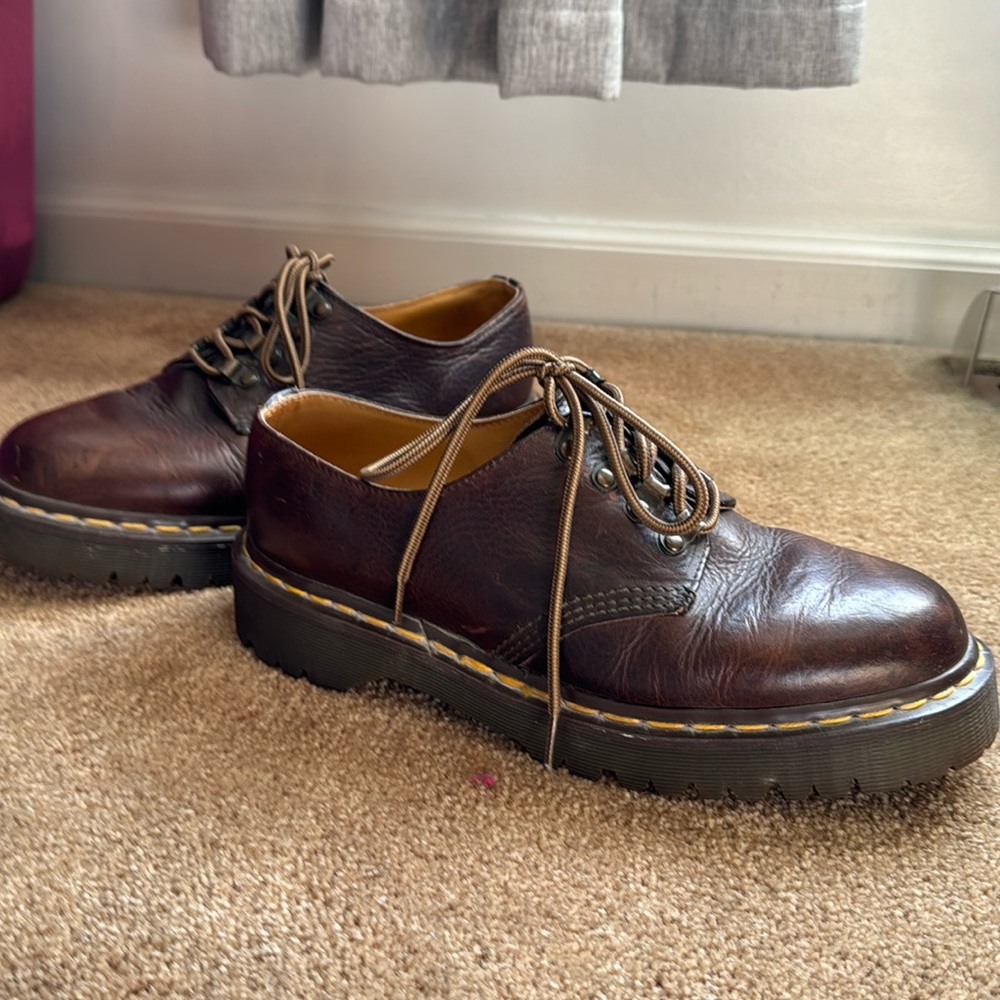 Mens vintage Dr. Martens lug sole shoes